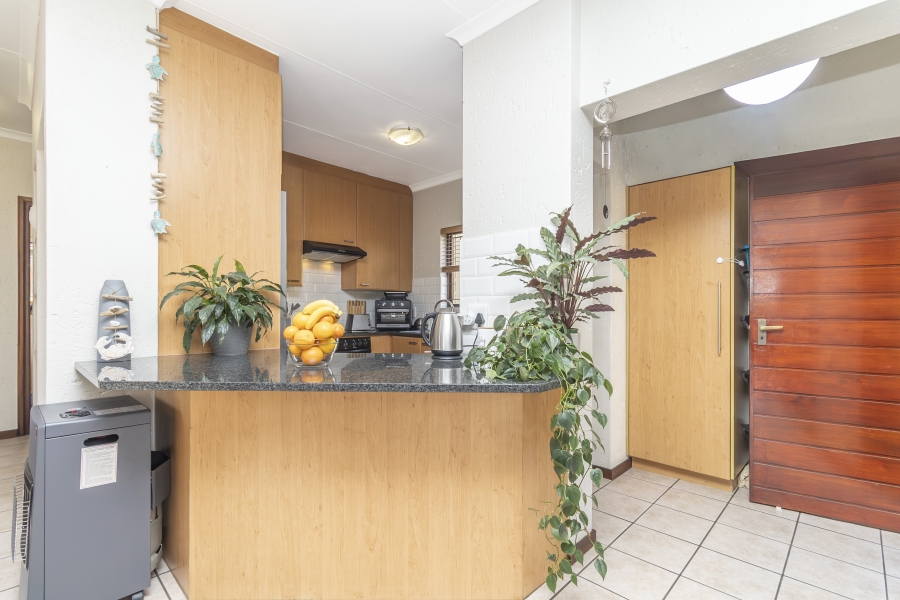 2 Bedroom Property for Sale in Sunninghill Gauteng