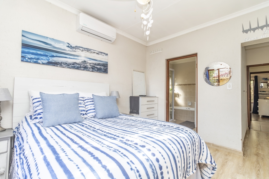 2 Bedroom Property for Sale in Sunninghill Gauteng