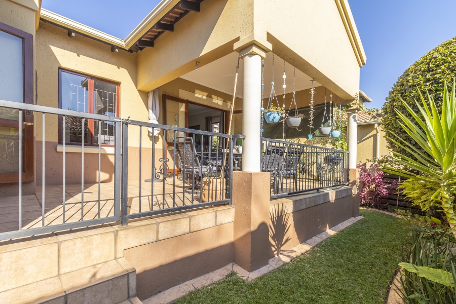 2 Bedroom Property for Sale in Sunninghill Gauteng