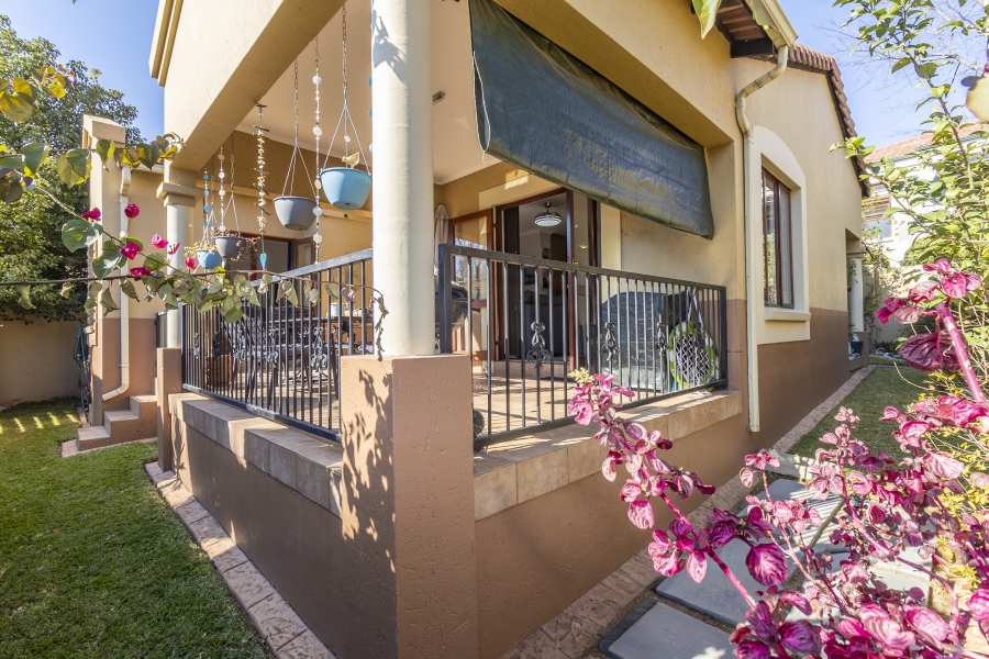 2 Bedroom Property for Sale in Sunninghill Gauteng