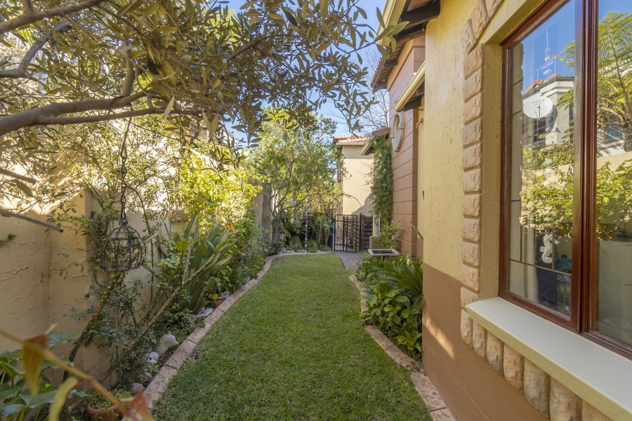 2 Bedroom Property for Sale in Sunninghill Gauteng