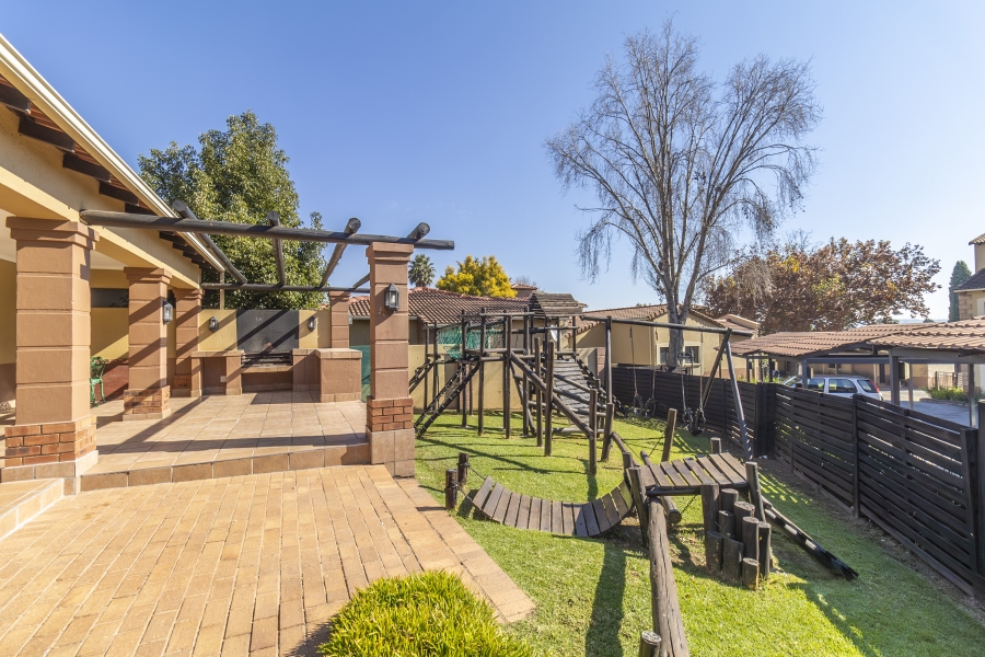 2 Bedroom Property for Sale in Sunninghill Gauteng