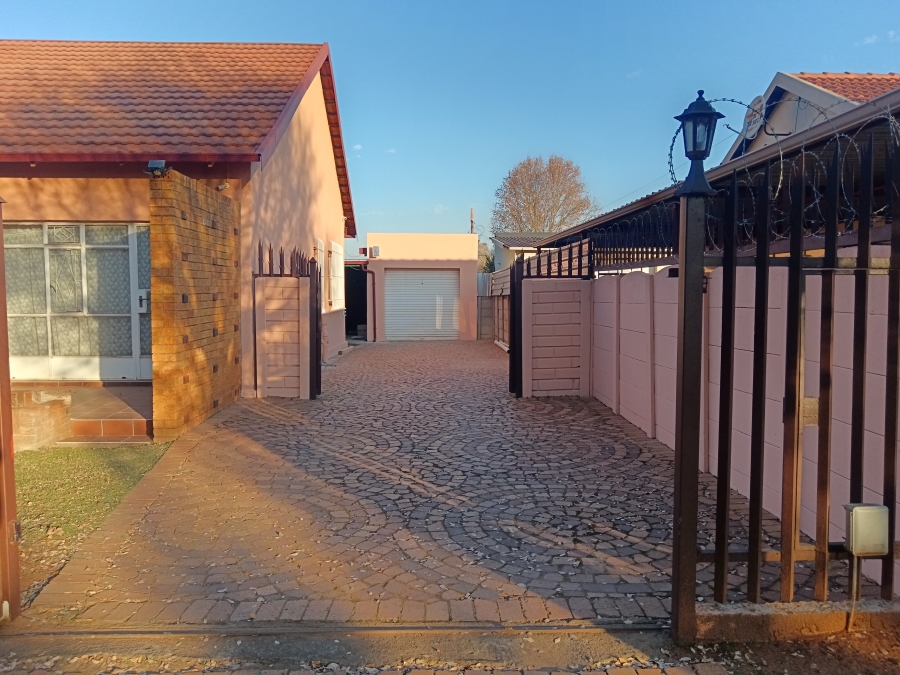 3 Bedroom Property for Sale in Brakpan Central Gauteng