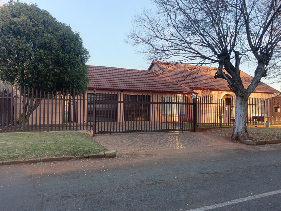 3 Bedroom Property for Sale in Brakpan Central Gauteng