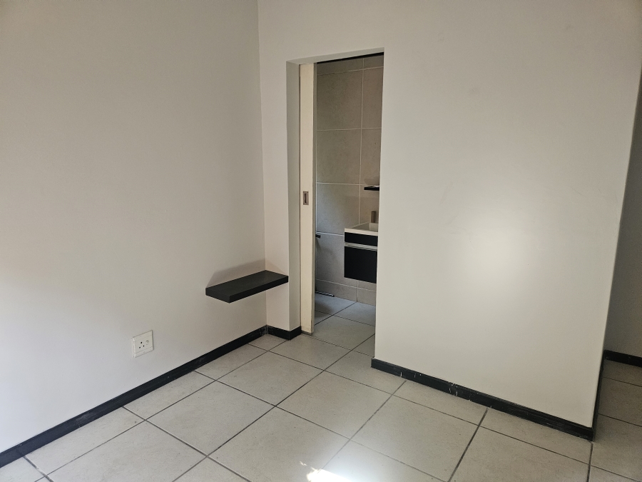 2 Bedroom Property for Sale in Douglasdale Gauteng