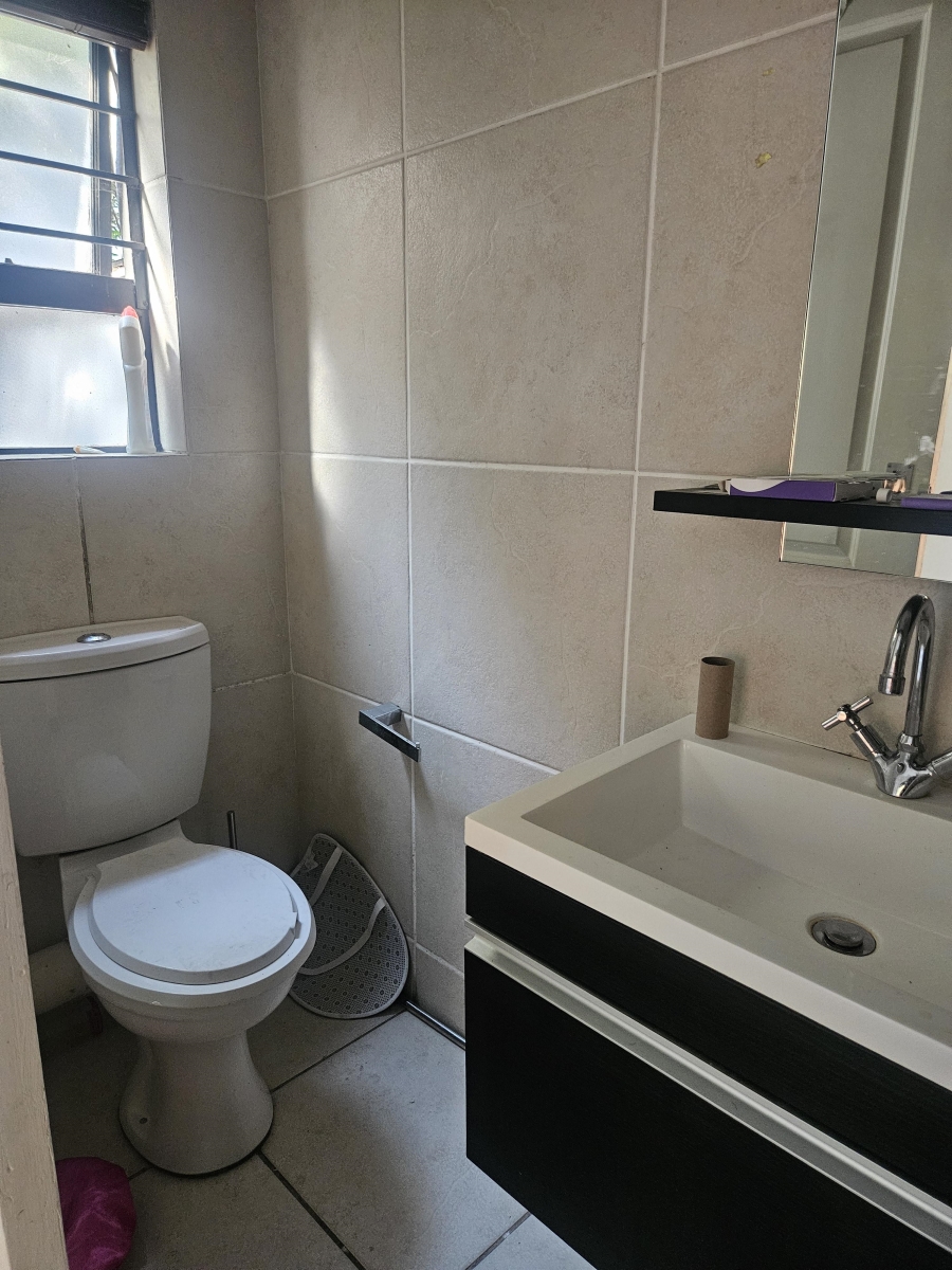 2 Bedroom Property for Sale in Douglasdale Gauteng