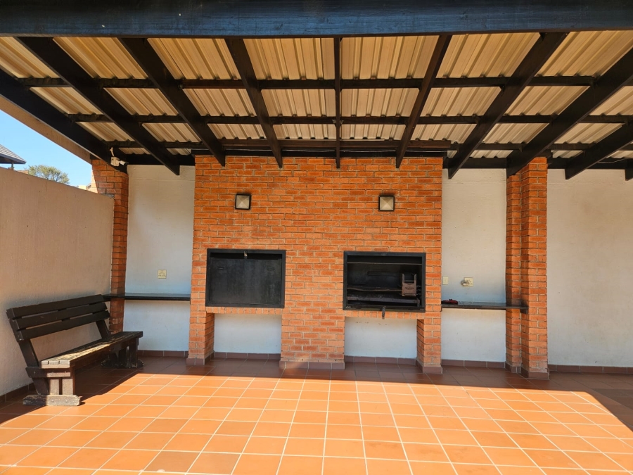 2 Bedroom Property for Sale in Douglasdale Gauteng