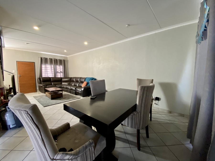 4 Bedroom Property for Sale in Lotus Gardens Gauteng