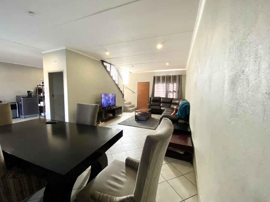 4 Bedroom Property for Sale in Lotus Gardens Gauteng