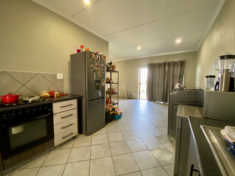 4 Bedroom Property for Sale in Lotus Gardens Gauteng