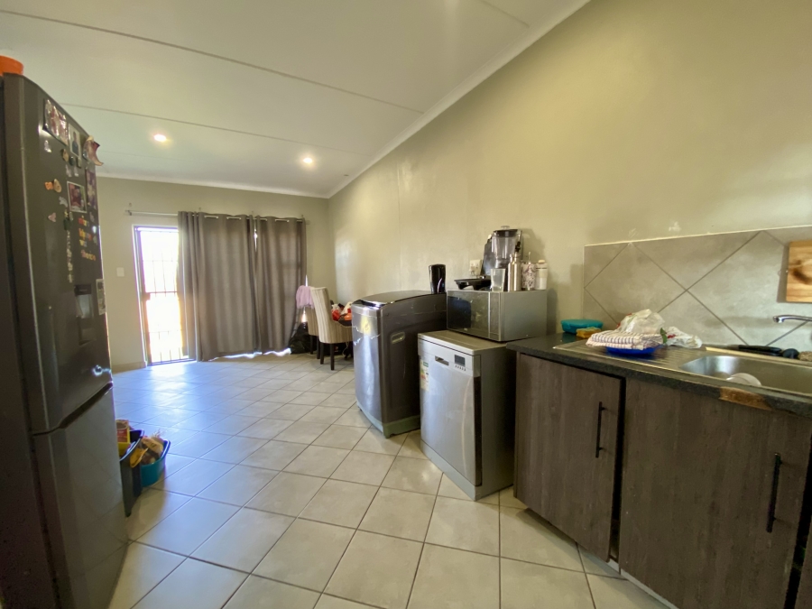 4 Bedroom Property for Sale in Lotus Gardens Gauteng
