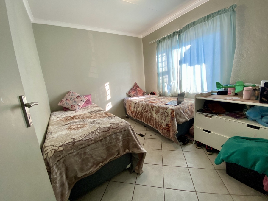4 Bedroom Property for Sale in Lotus Gardens Gauteng