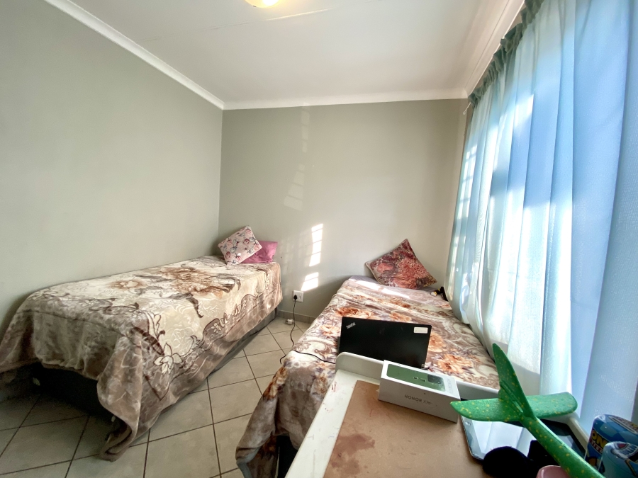 4 Bedroom Property for Sale in Lotus Gardens Gauteng