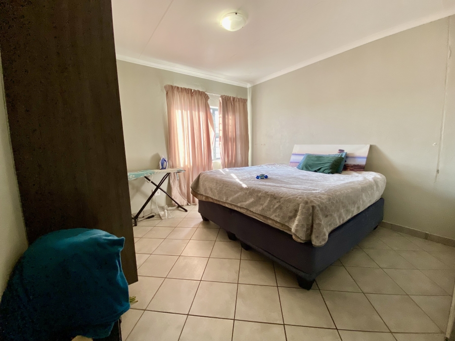 4 Bedroom Property for Sale in Lotus Gardens Gauteng