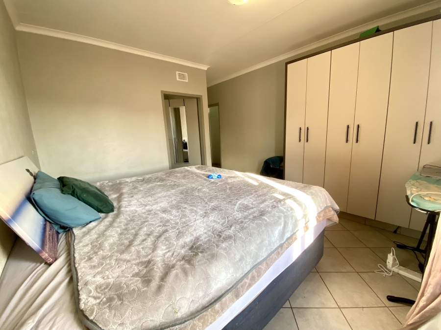 4 Bedroom Property for Sale in Lotus Gardens Gauteng