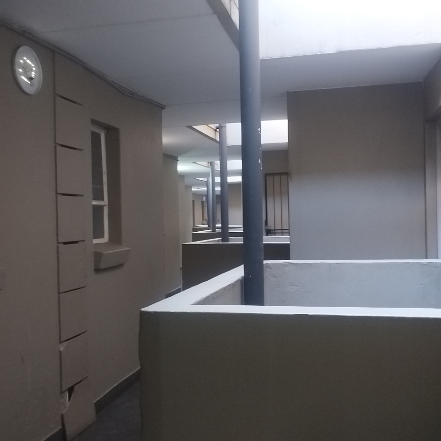 To Let 1 Bedroom Property for Rent in Braamfontein Werf Gauteng