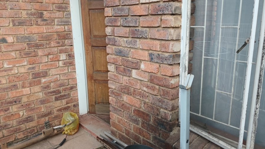 2 Bedroom Property for Sale in Elspark Gauteng
