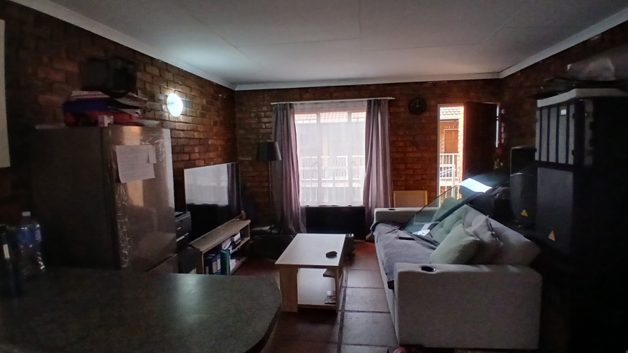 2 Bedroom Property for Sale in Elspark Gauteng