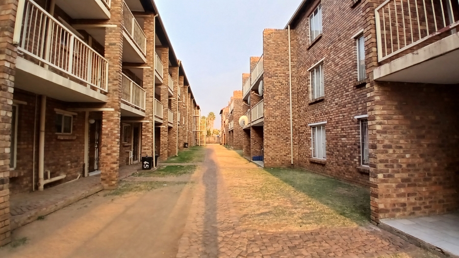 2 Bedroom Property for Sale in Elspark Gauteng