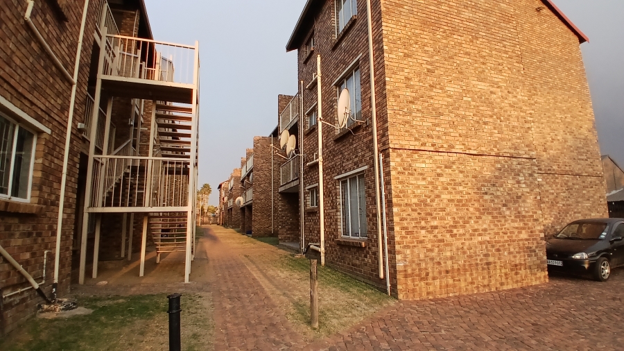2 Bedroom Property for Sale in Elspark Gauteng