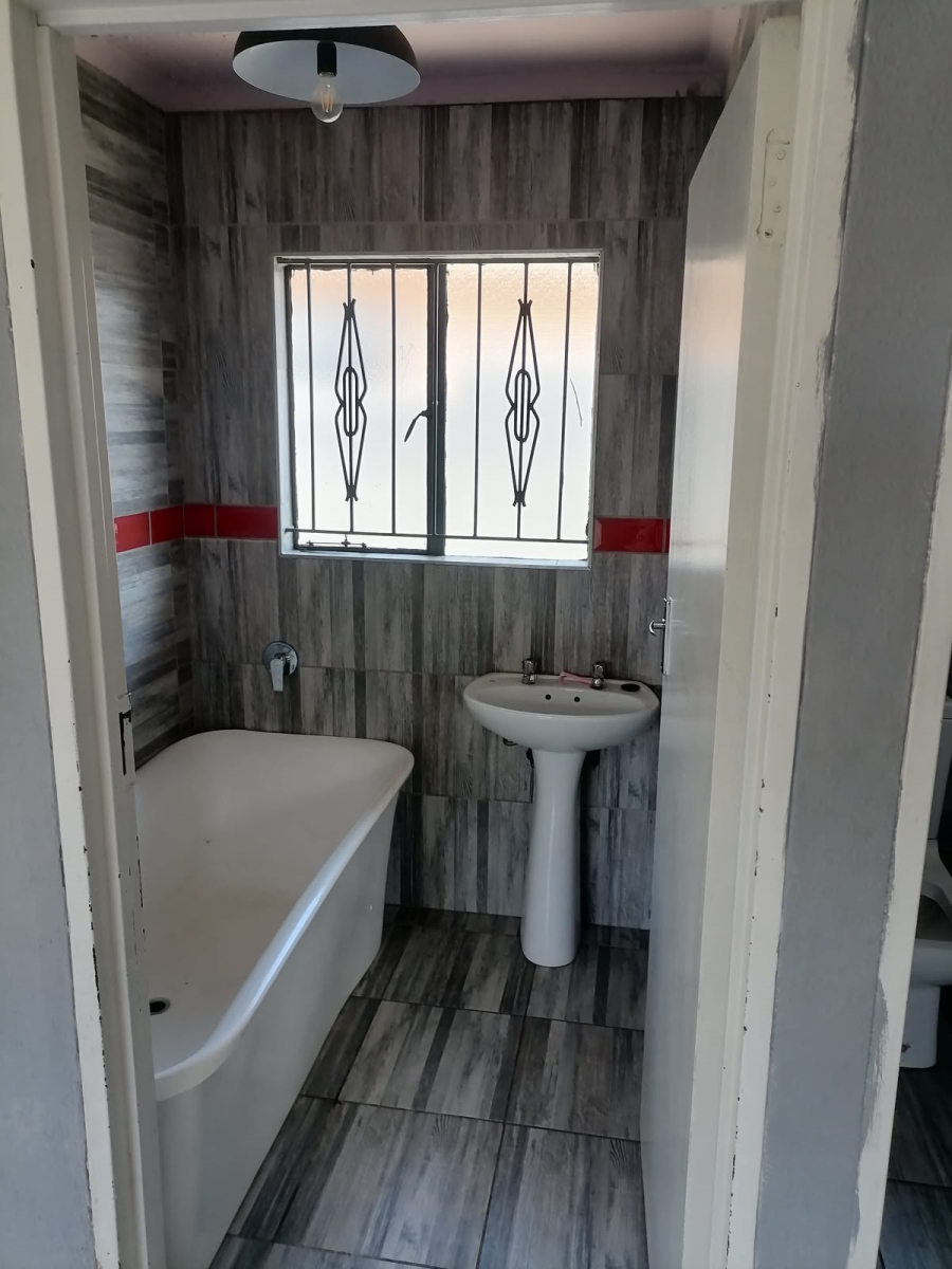 To Let 2 Bedroom Property for Rent in Naturena Gauteng