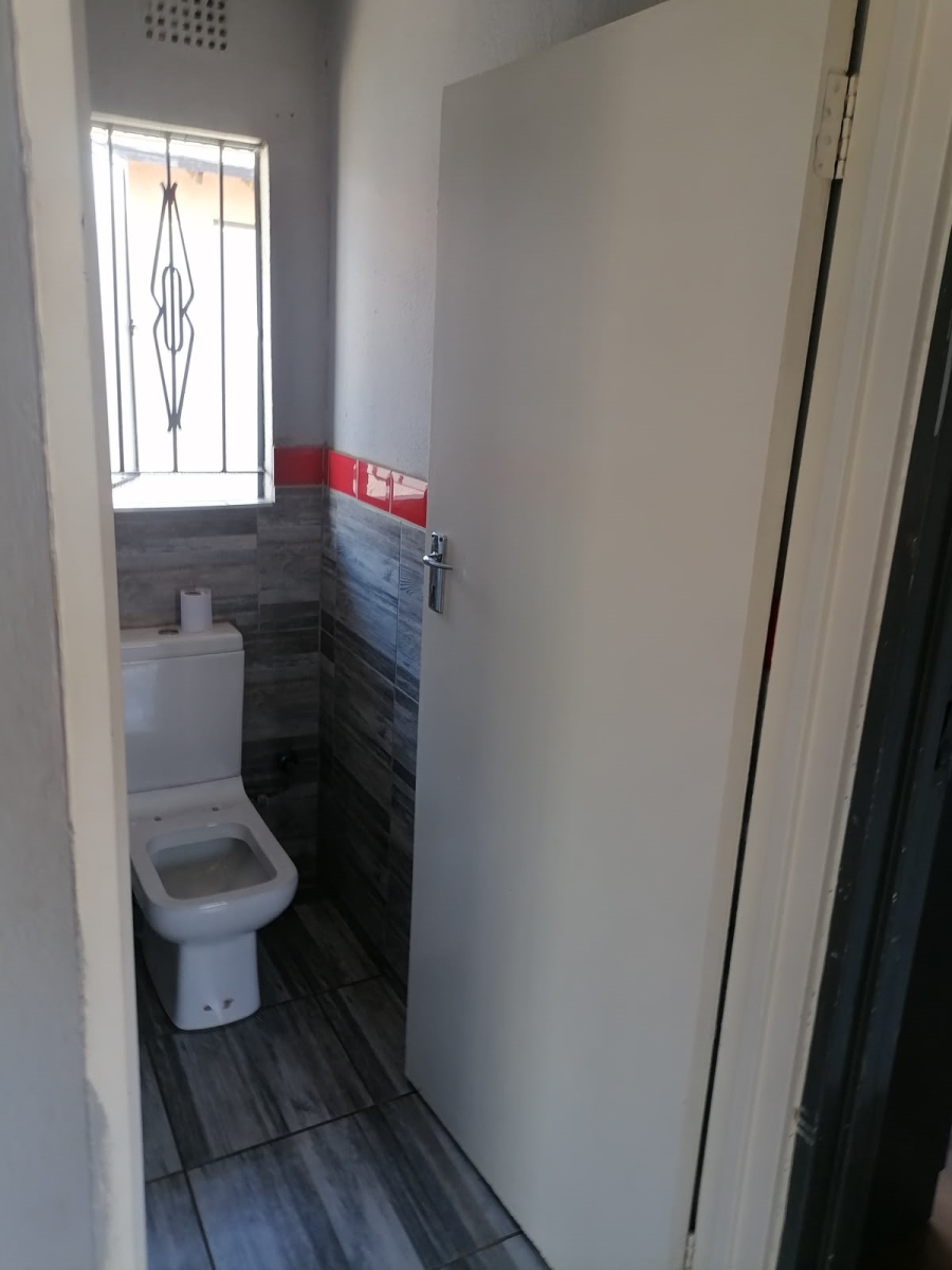 To Let 2 Bedroom Property for Rent in Naturena Gauteng