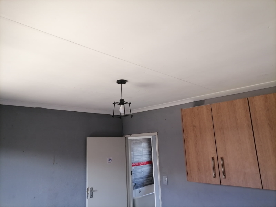 To Let 2 Bedroom Property for Rent in Naturena Gauteng