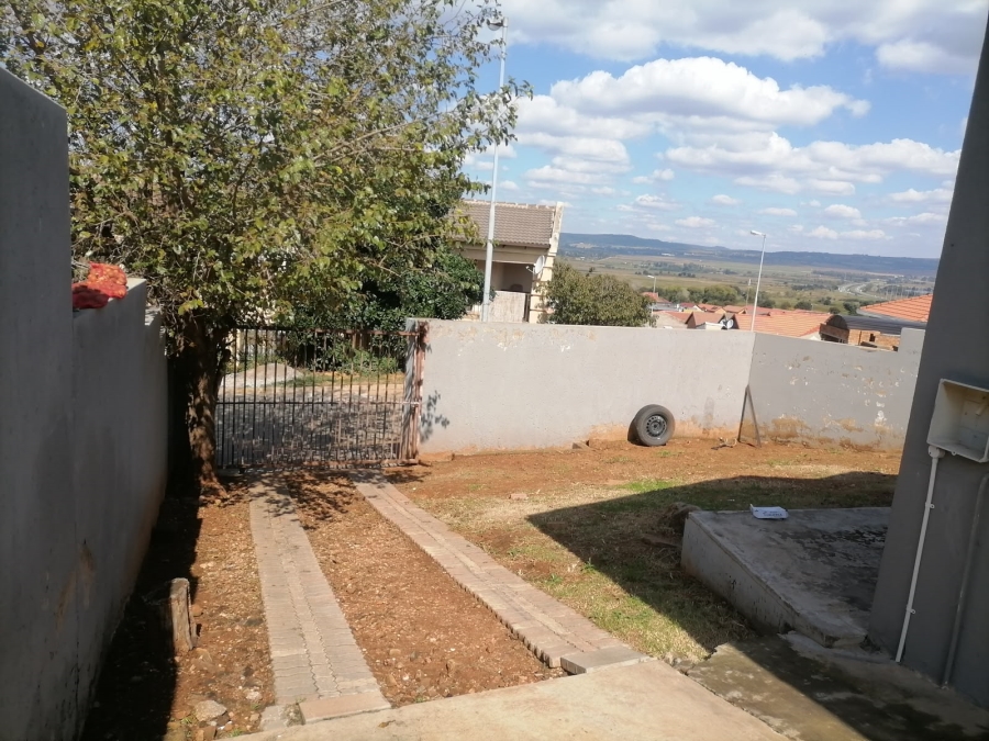 To Let 2 Bedroom Property for Rent in Naturena Gauteng