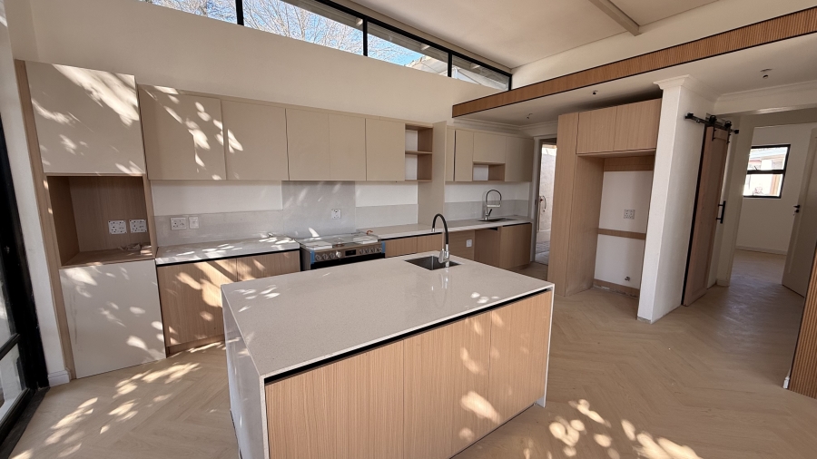 To Let 2 Bedroom Property for Rent in Bryanston Gauteng