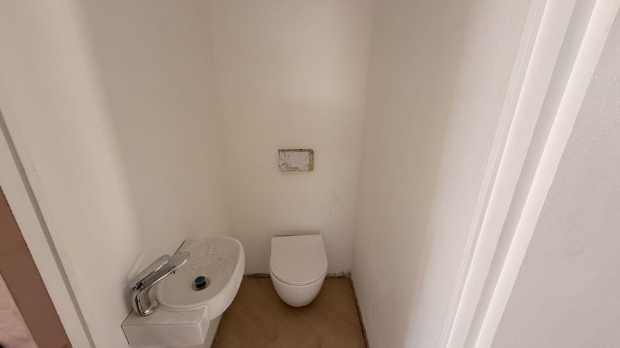 To Let 2 Bedroom Property for Rent in Bryanston Gauteng