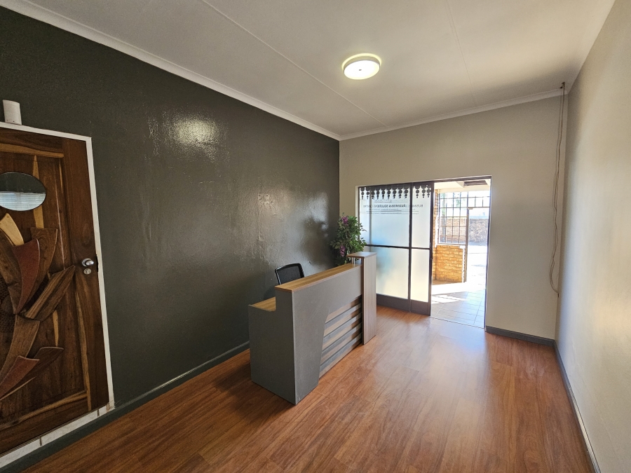 To Let Commercial Property for Rent in Wierda Park Gauteng
