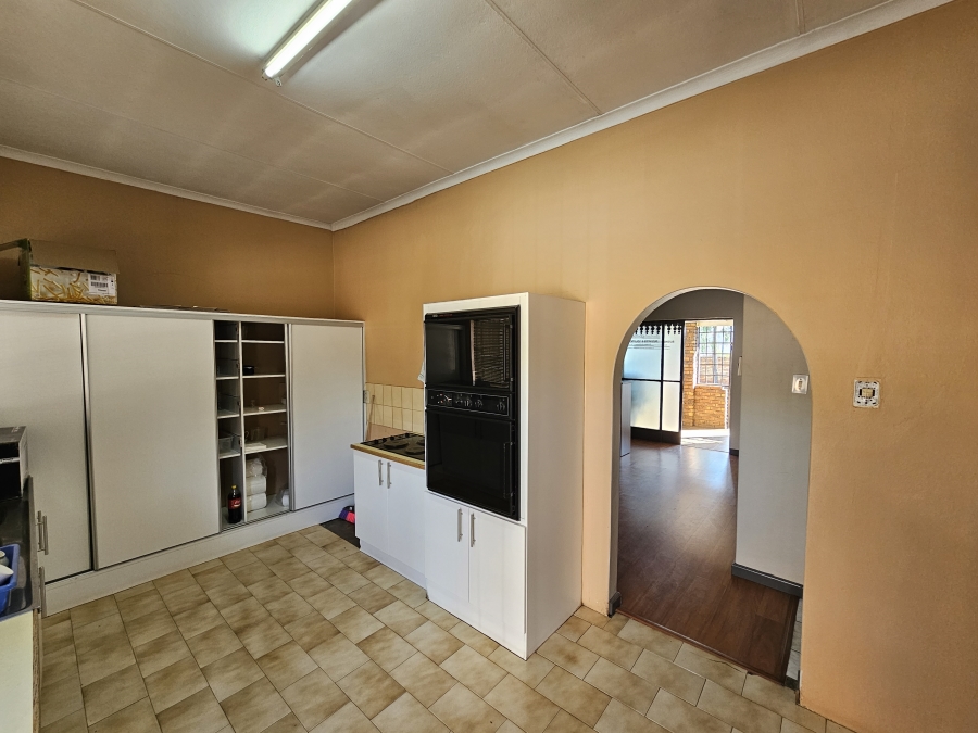 To Let Commercial Property for Rent in Wierda Park Gauteng