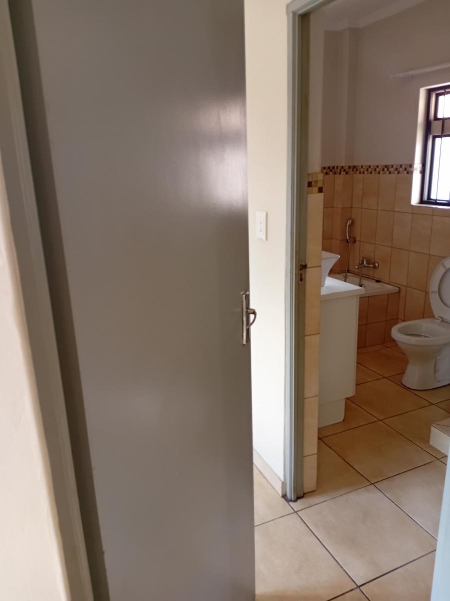 2 Bedroom Property for Sale in Villieria Gauteng