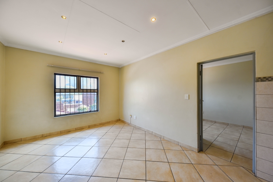 2 Bedroom Property for Sale in Villieria Gauteng