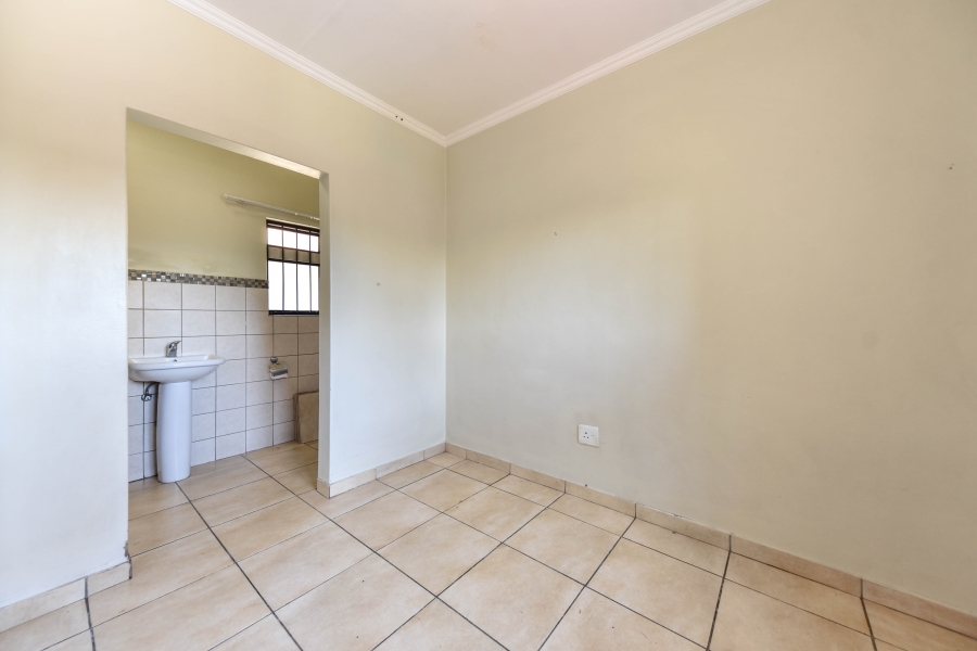 2 Bedroom Property for Sale in Villieria Gauteng