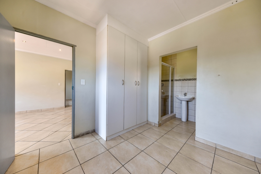 2 Bedroom Property for Sale in Villieria Gauteng
