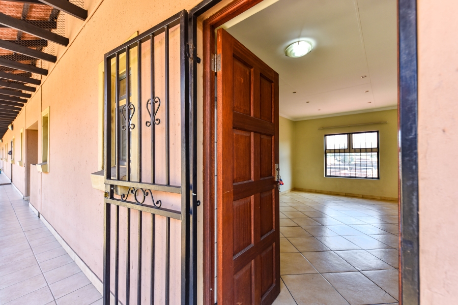 2 Bedroom Property for Sale in Villieria Gauteng