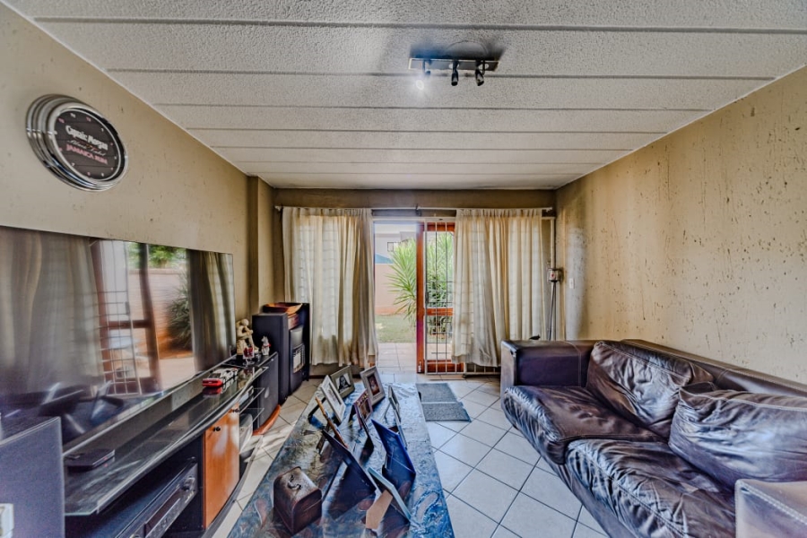 2 Bedroom Property for Sale in Glenvista Gauteng