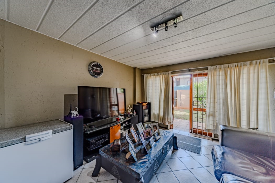 2 Bedroom Property for Sale in Glenvista Gauteng
