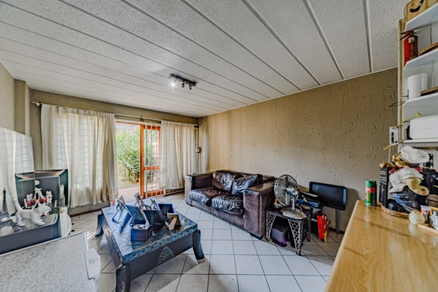 2 Bedroom Property for Sale in Glenvista Gauteng