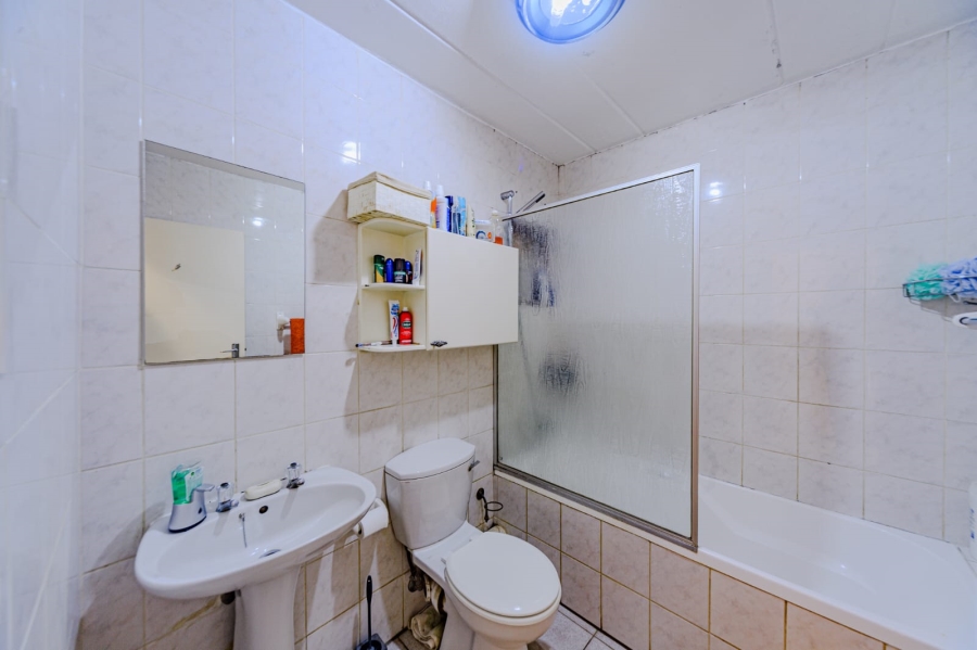 2 Bedroom Property for Sale in Glenvista Gauteng