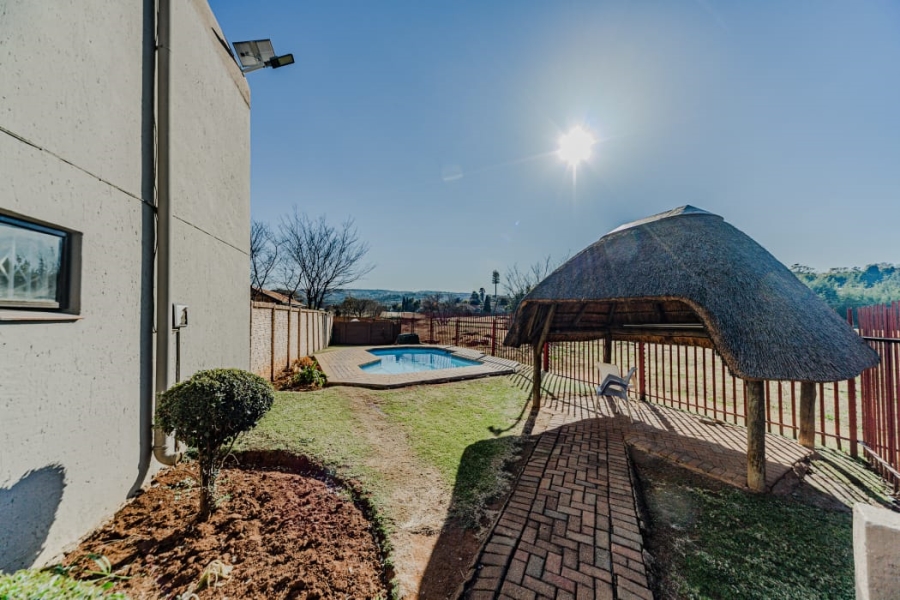 2 Bedroom Property for Sale in Glenvista Gauteng