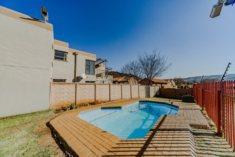 2 Bedroom Property for Sale in Glenvista Gauteng