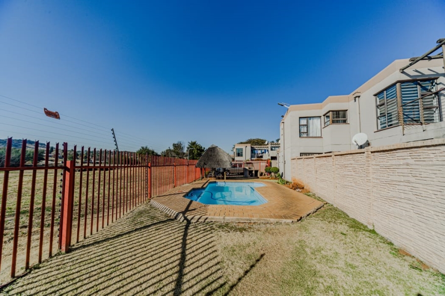 2 Bedroom Property for Sale in Glenvista Gauteng
