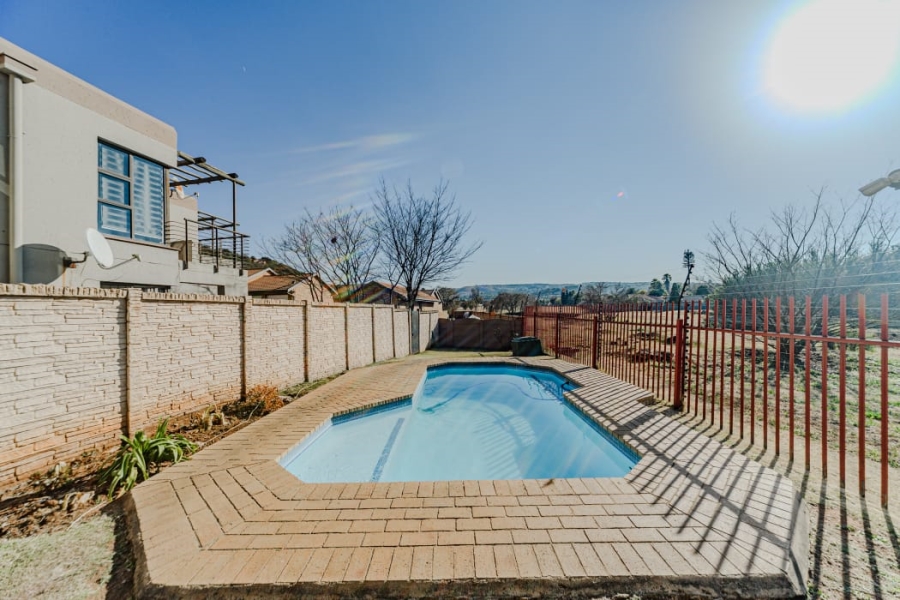 2 Bedroom Property for Sale in Glenvista Gauteng