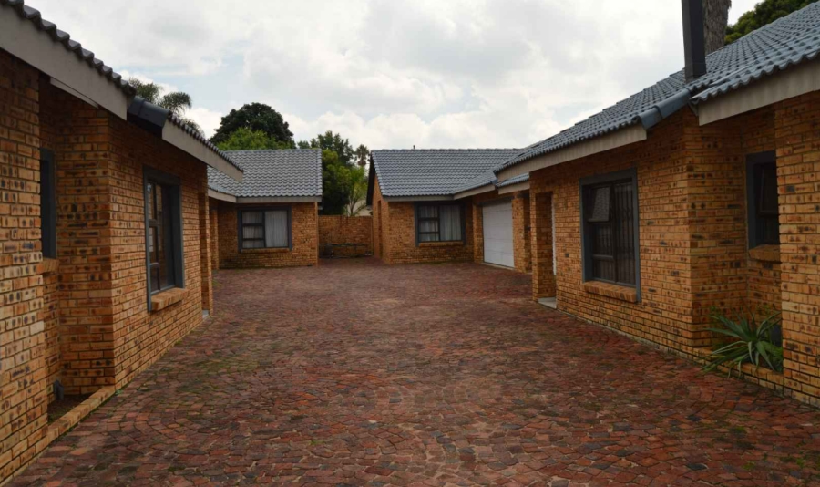 3 Bedroom Property for Sale in Brackenhurst Gauteng
