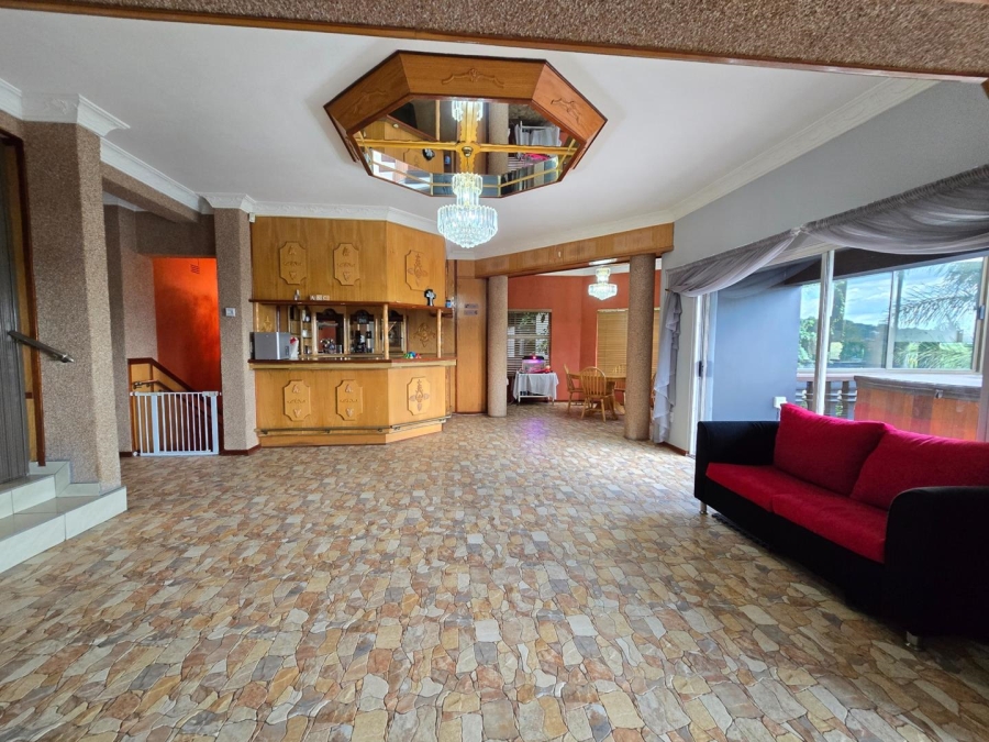 8 Bedroom Property for Sale in Bassonia Gauteng