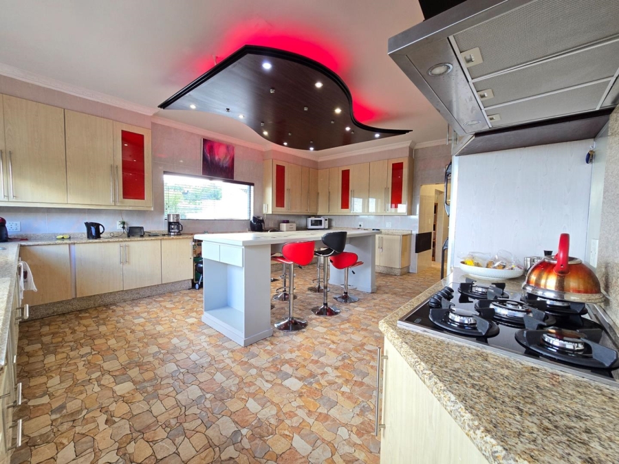 8 Bedroom Property for Sale in Bassonia Gauteng