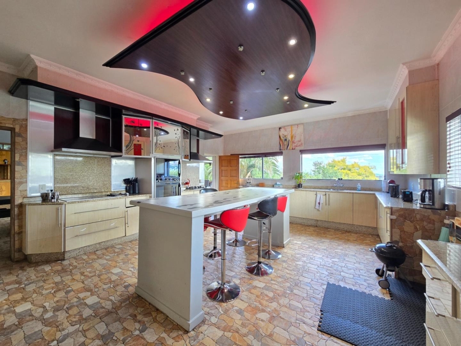 8 Bedroom Property for Sale in Bassonia Gauteng