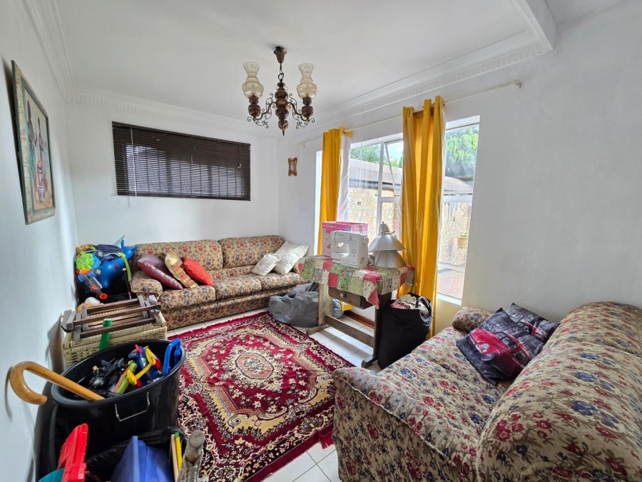 8 Bedroom Property for Sale in Bassonia Gauteng